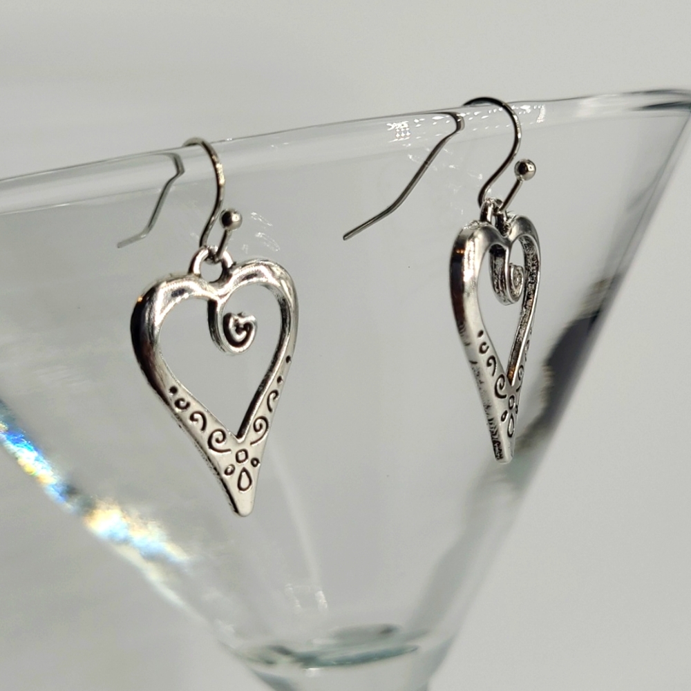 Fashion Earrings Heart Shape - Picture 3 of 3